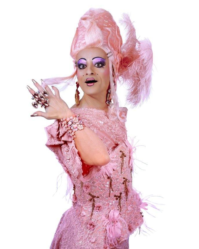 Mado Goes on Tour Across Quebec - Event