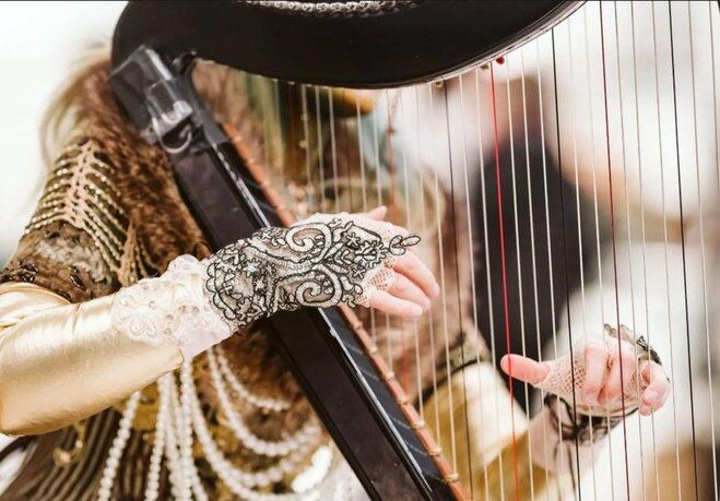 Holiday Music Performances at Eaton Centre Montreal