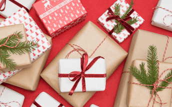 Service demballage-cadeau au profit de la Fondation Rêves dEnfants au Centre Eaton de Montréal